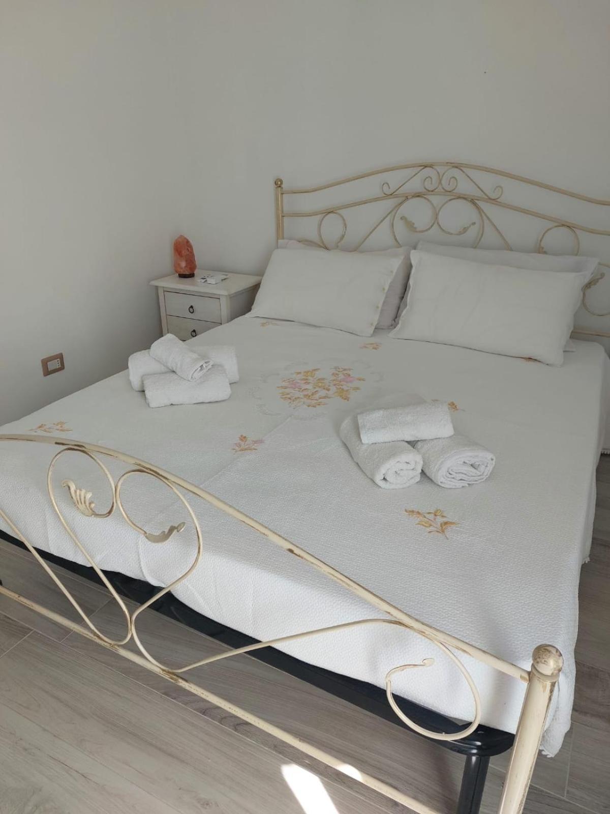 La Terrazza Di Rosalba Bed & Breakfast Monopoli Luaran gambar